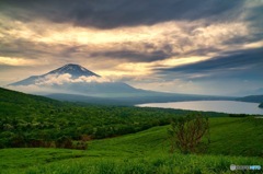 三国峠付近の富士山