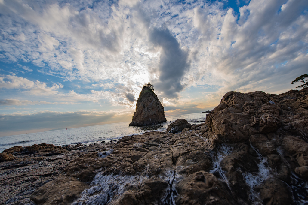 海と岩と