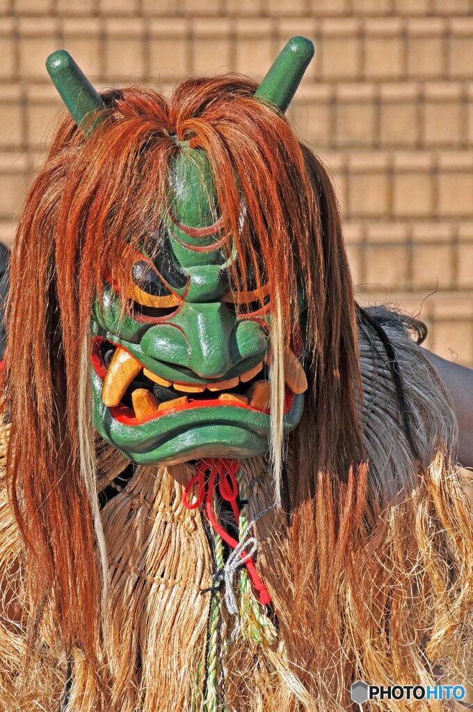 仮面をつけた男たち2