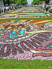 春の日本大通りにて