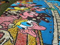 春の日本大通りにて