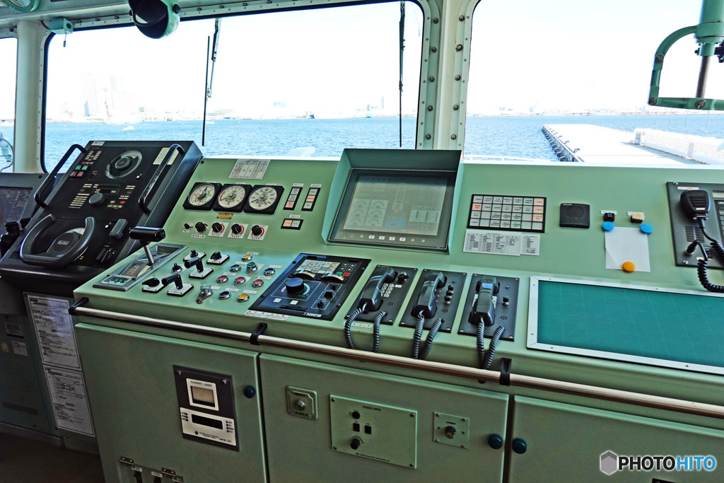 エトピリカ号操舵室
