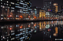 夜景～お堀端に反射する灯かり