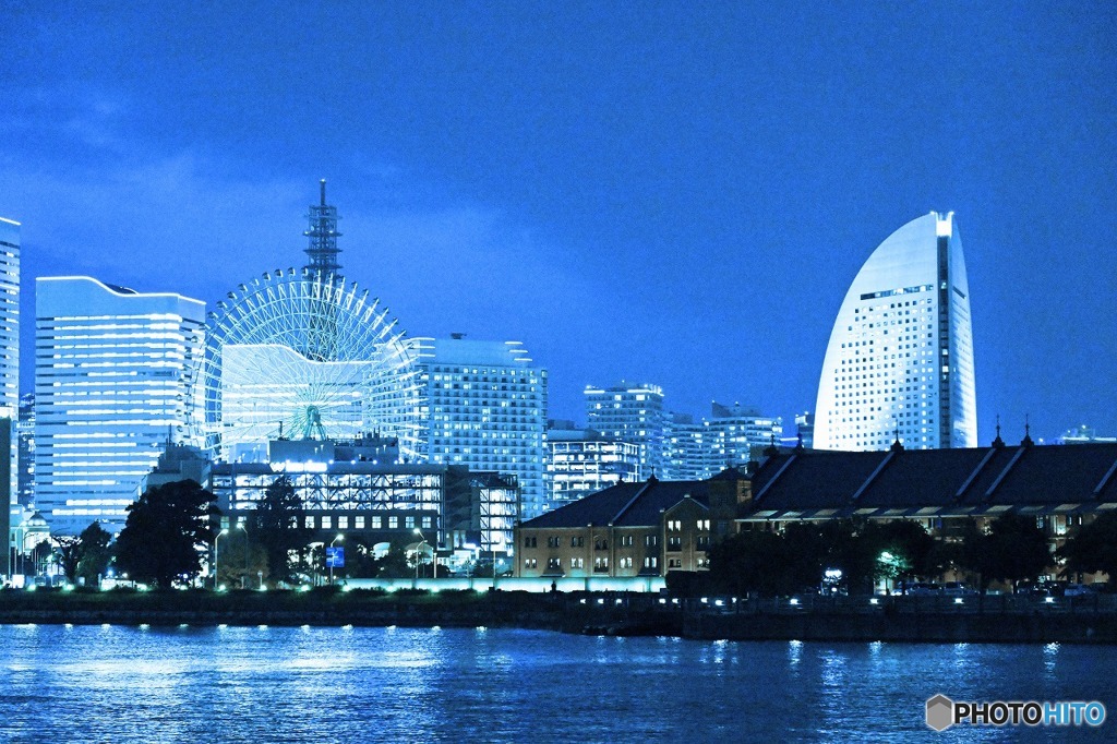 ブルーライトヨコハマ