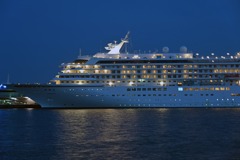 横浜新風景・・『HOPE』「希望」のライトアップ　　　　飛鳥3