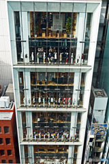 銀座ユニクロのビル