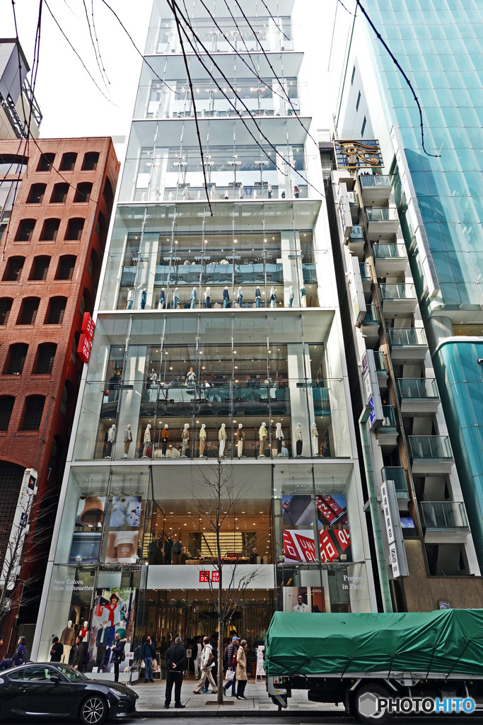銀座ユニクロのビル