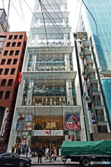 銀座ユニクロのビル