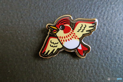   私のコレクション　野鳥バッジ　「ヒバリ」