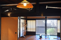 合掌造りの民家建築内部