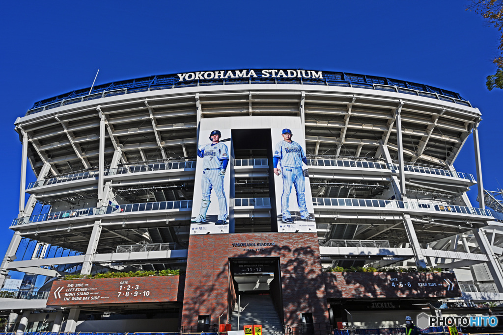 横浜スタジアム正面入り口
