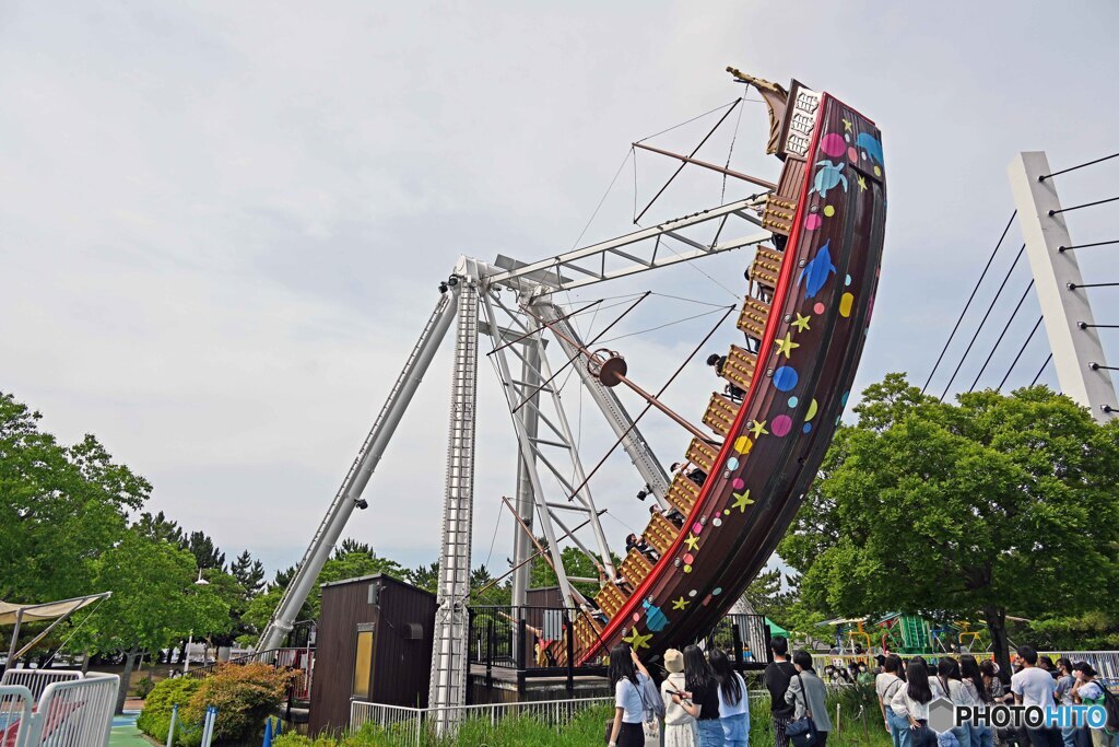 アトラクション～～若者たちの行列