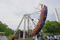 アトラクション～～若者たちの行列