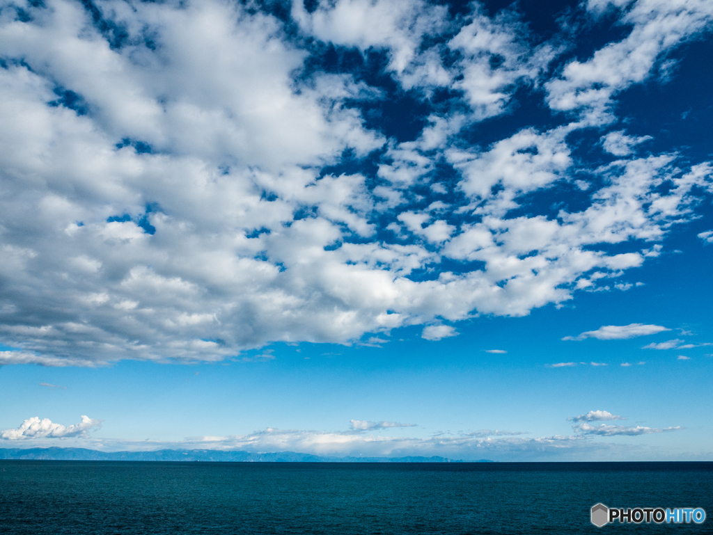 空の向こう、水平線へ