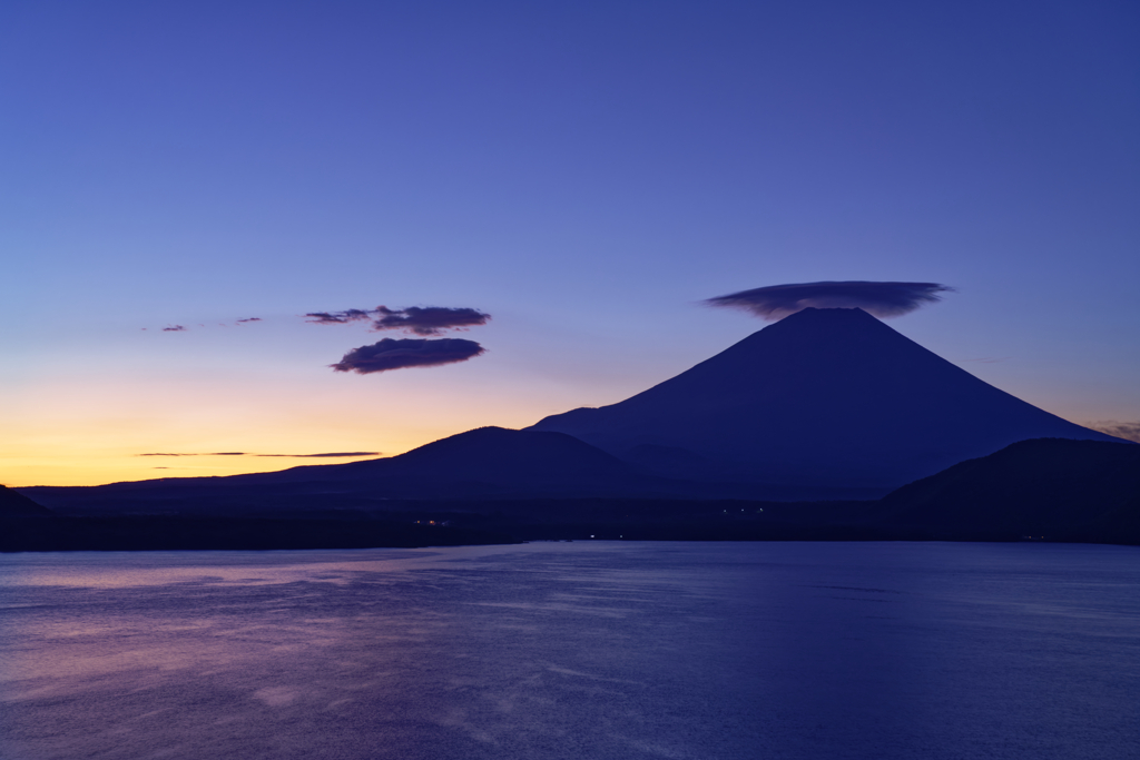 薄明の頂雲