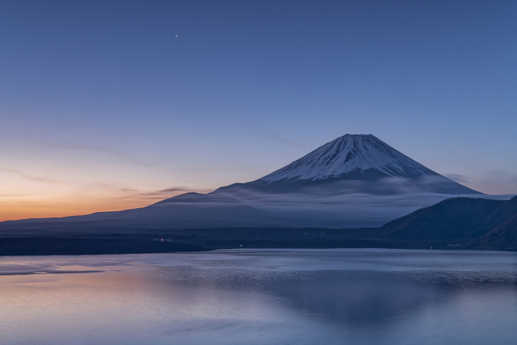 春富士の夜明け