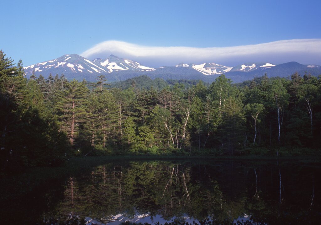 乗鞍岳を望む