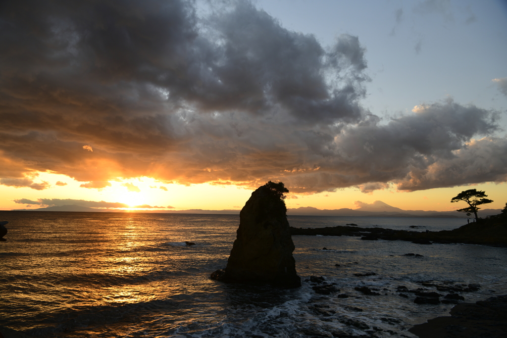 秋谷立石の夕照Ⅲ