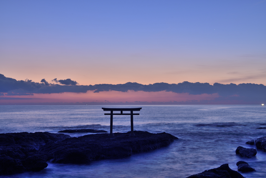 神磯の夜明け