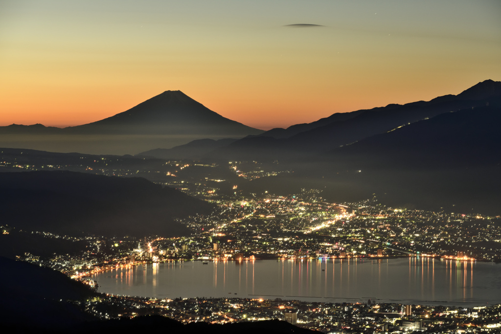 夜明けの光り