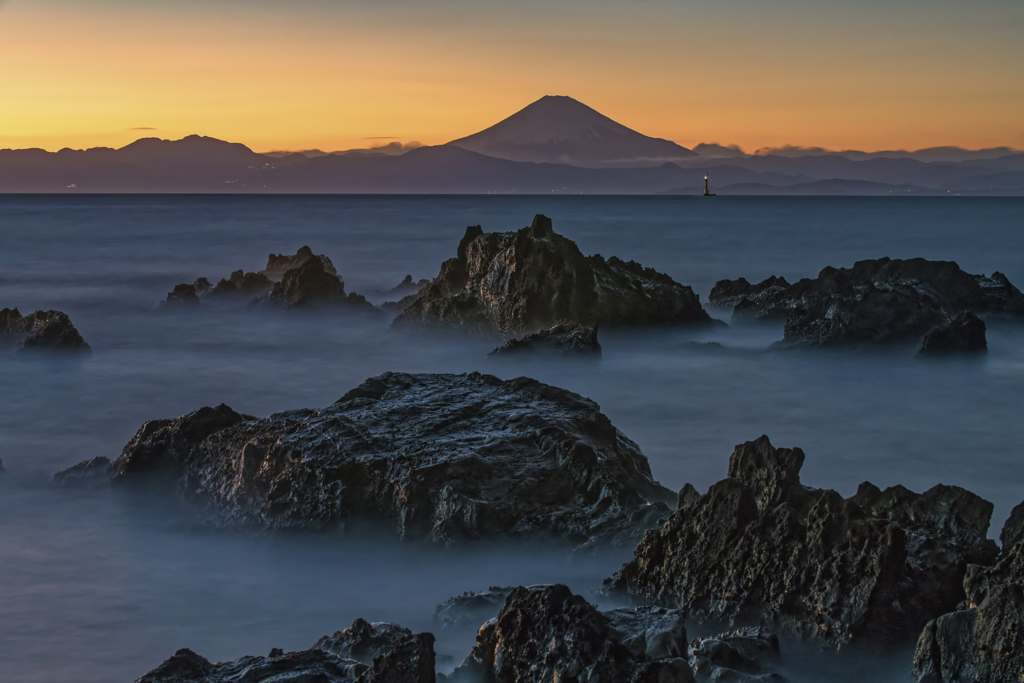 荒崎の夕富士