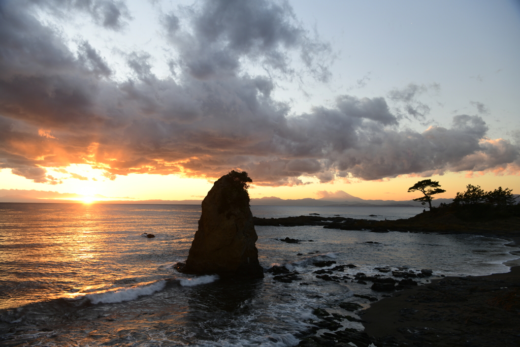 秋谷立石の夕照Ⅲ－２