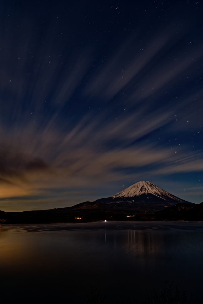 雲流のかなた
