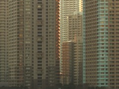 東京・川沿いのタワーマンション