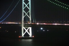 夜の橋・車の明かりに魅せられて。。。