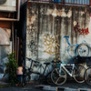 路地裏駐輪場へどうぞ
