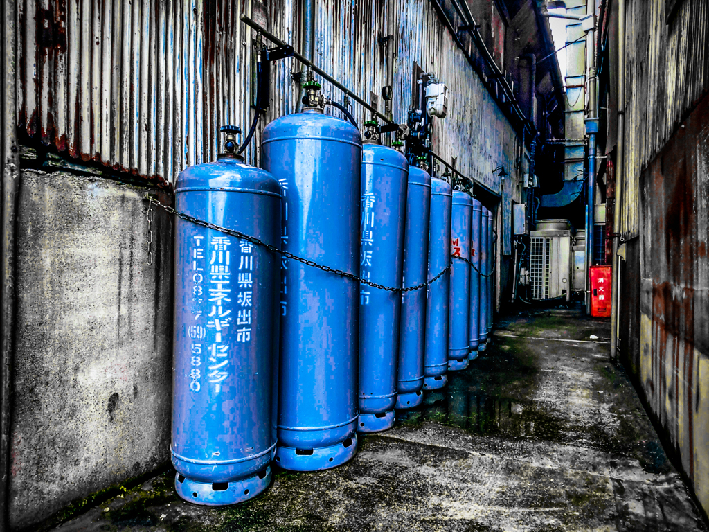 香川ガスボンベ路地