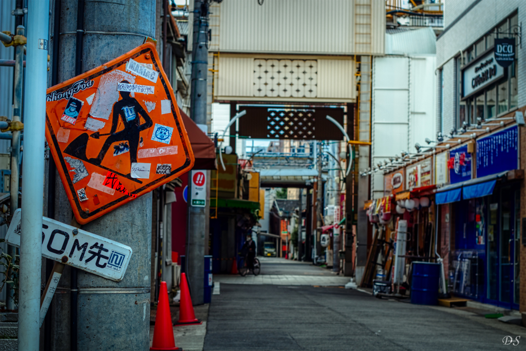 とある朝の大須商店街