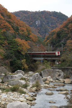 渓谷美を横目に岡山へ