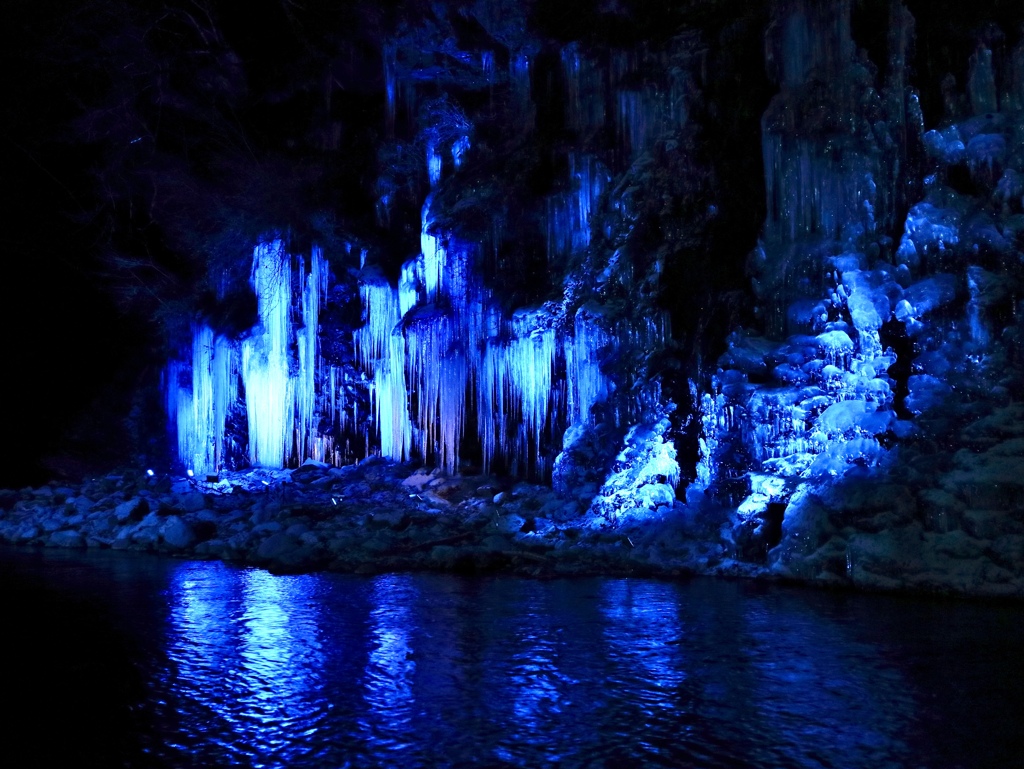 三十槌の氷柱