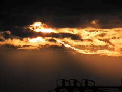 雨上がりの朝陽
