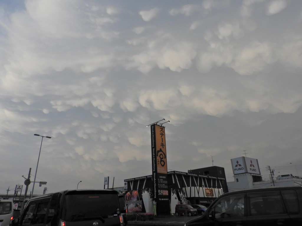 雲　雨上がりの夕景