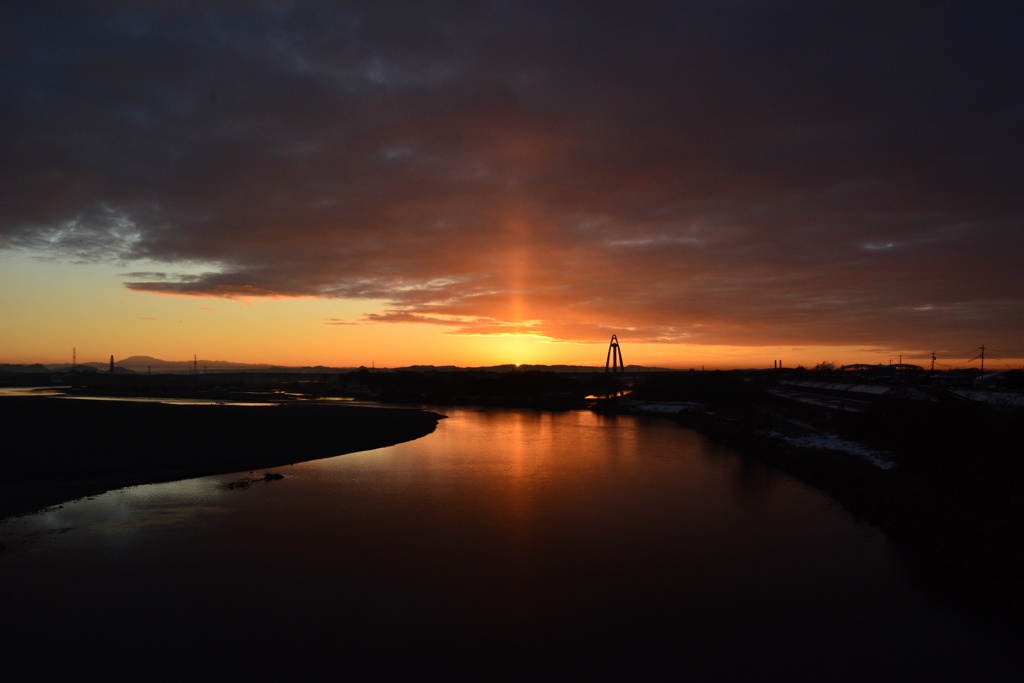 本日の朝焼け2/7　太陽柱！
