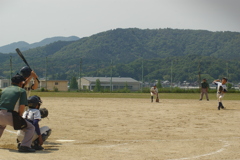 少年野球　ピッチャー振りかぶって投げました！