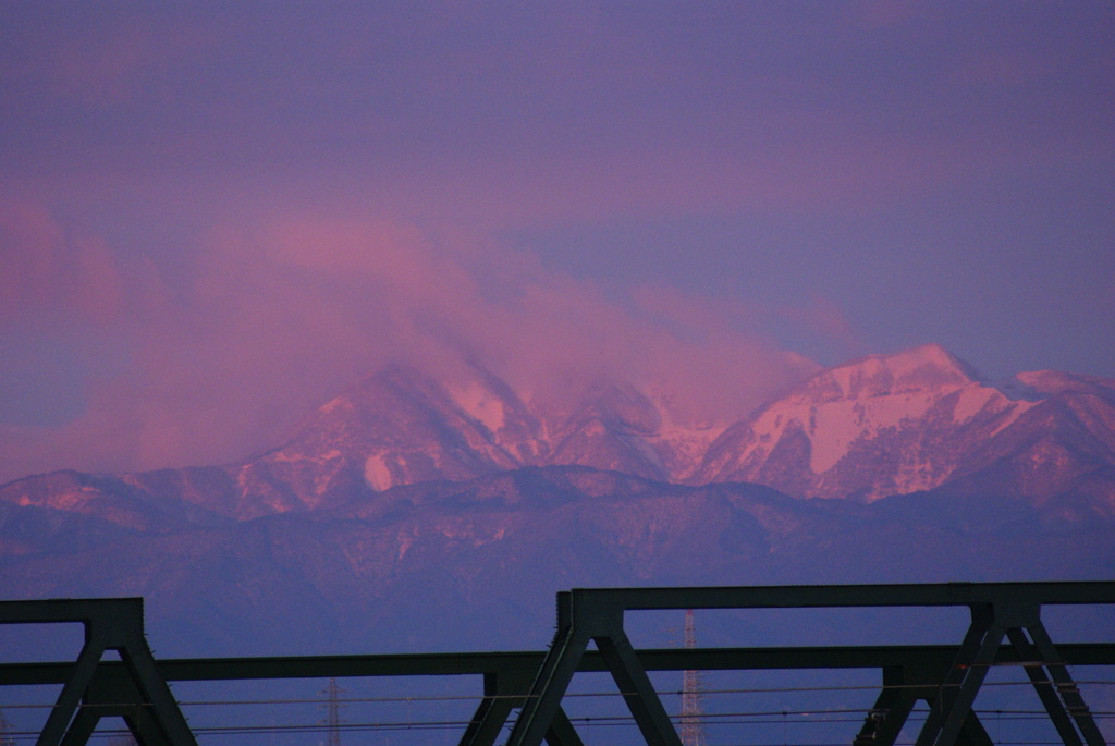 朝陽の伊吹山！