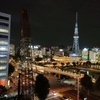 夜のオアシス21とクローラークレーン
