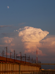 雲と月