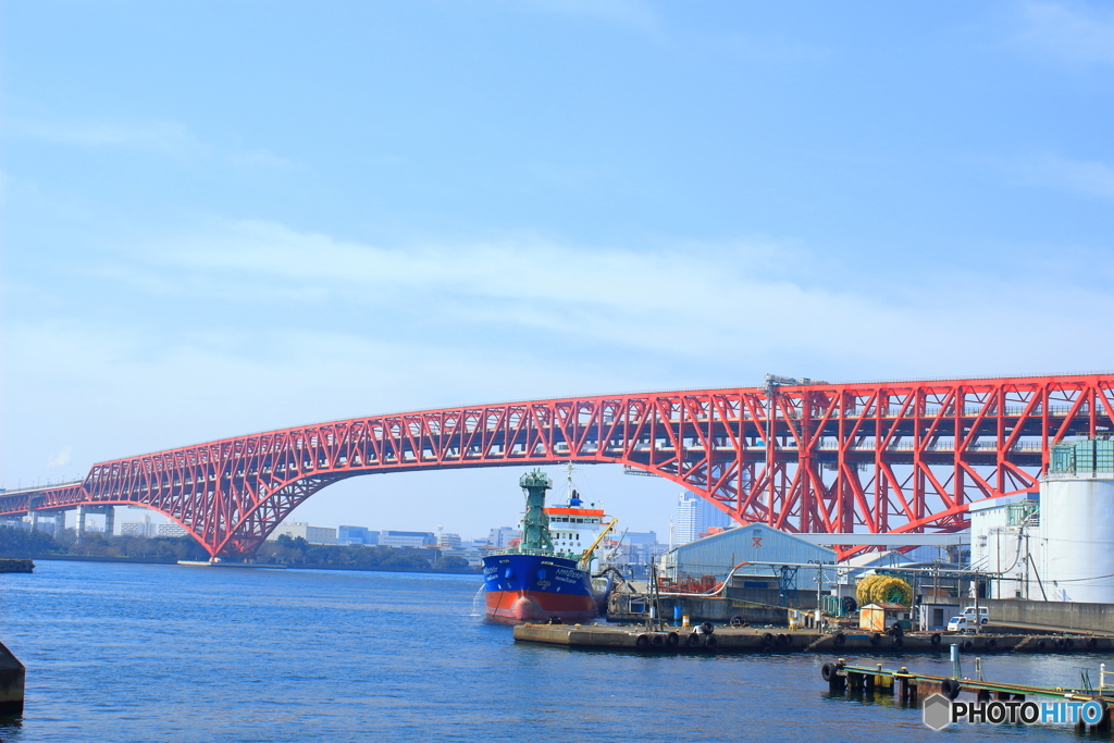 真紅の橋