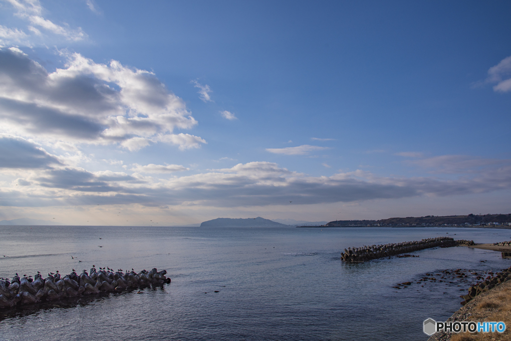 海岸から函館山を