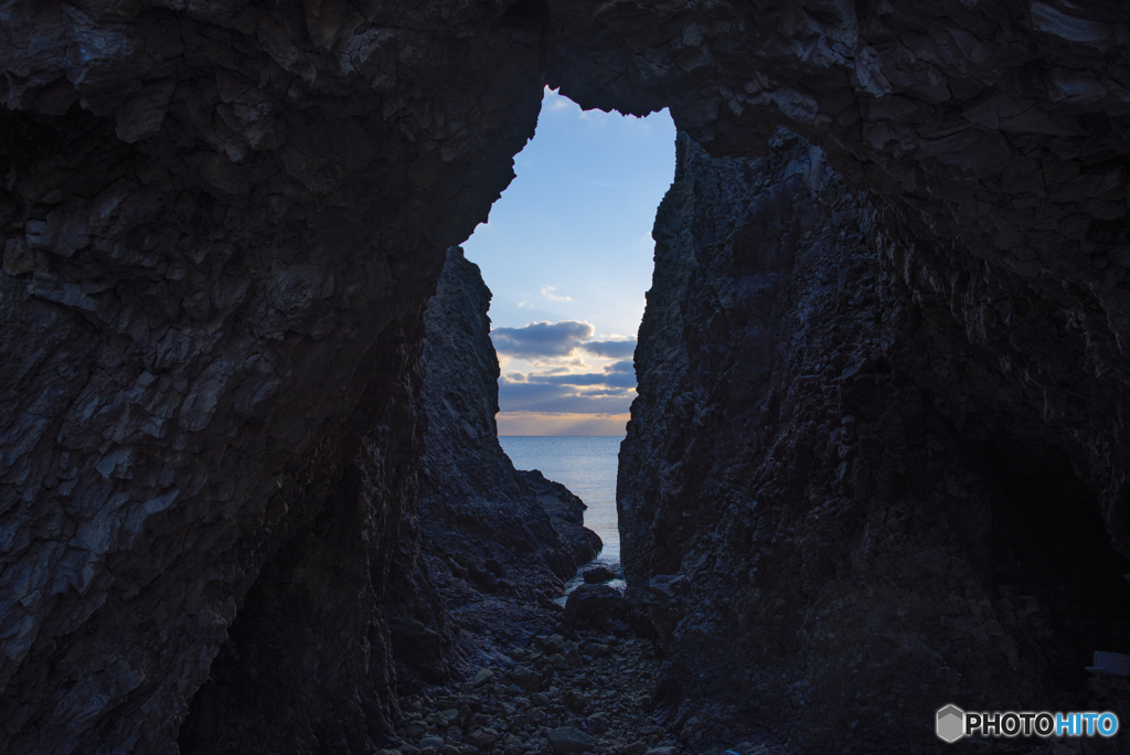 rock tunnel