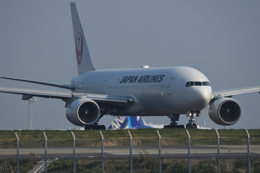 離陸前のJAL  B-777