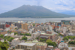 鹿児島市街と桜島