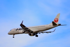 JAL ERJ190 Landing