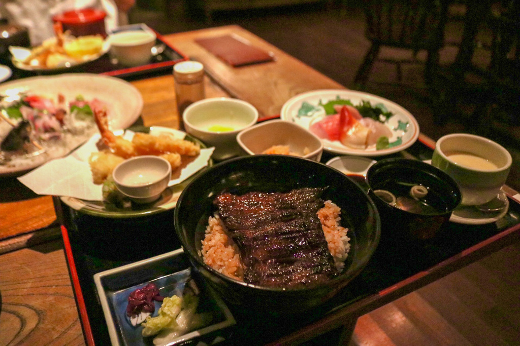 はませいのうな重定食