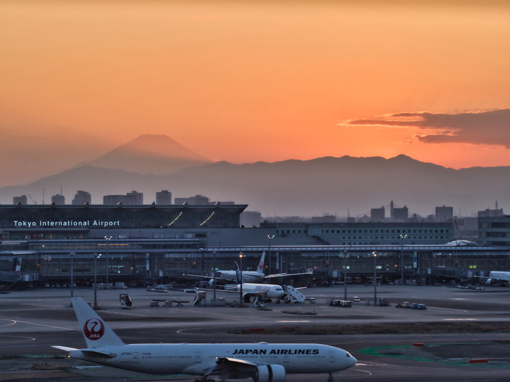 羽田の夕暮れ