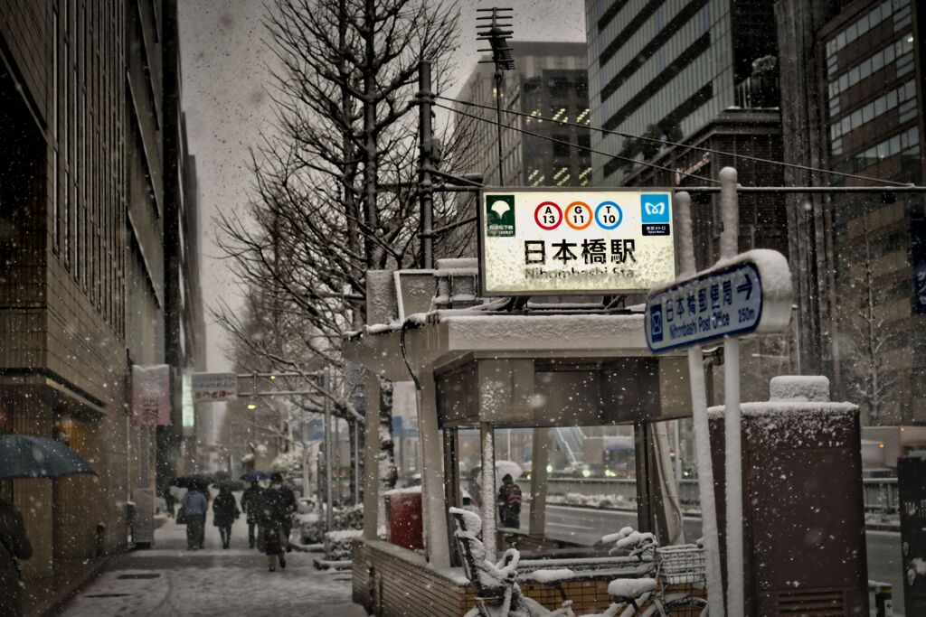 2022_01_06東京大雪警報_日本橋駅